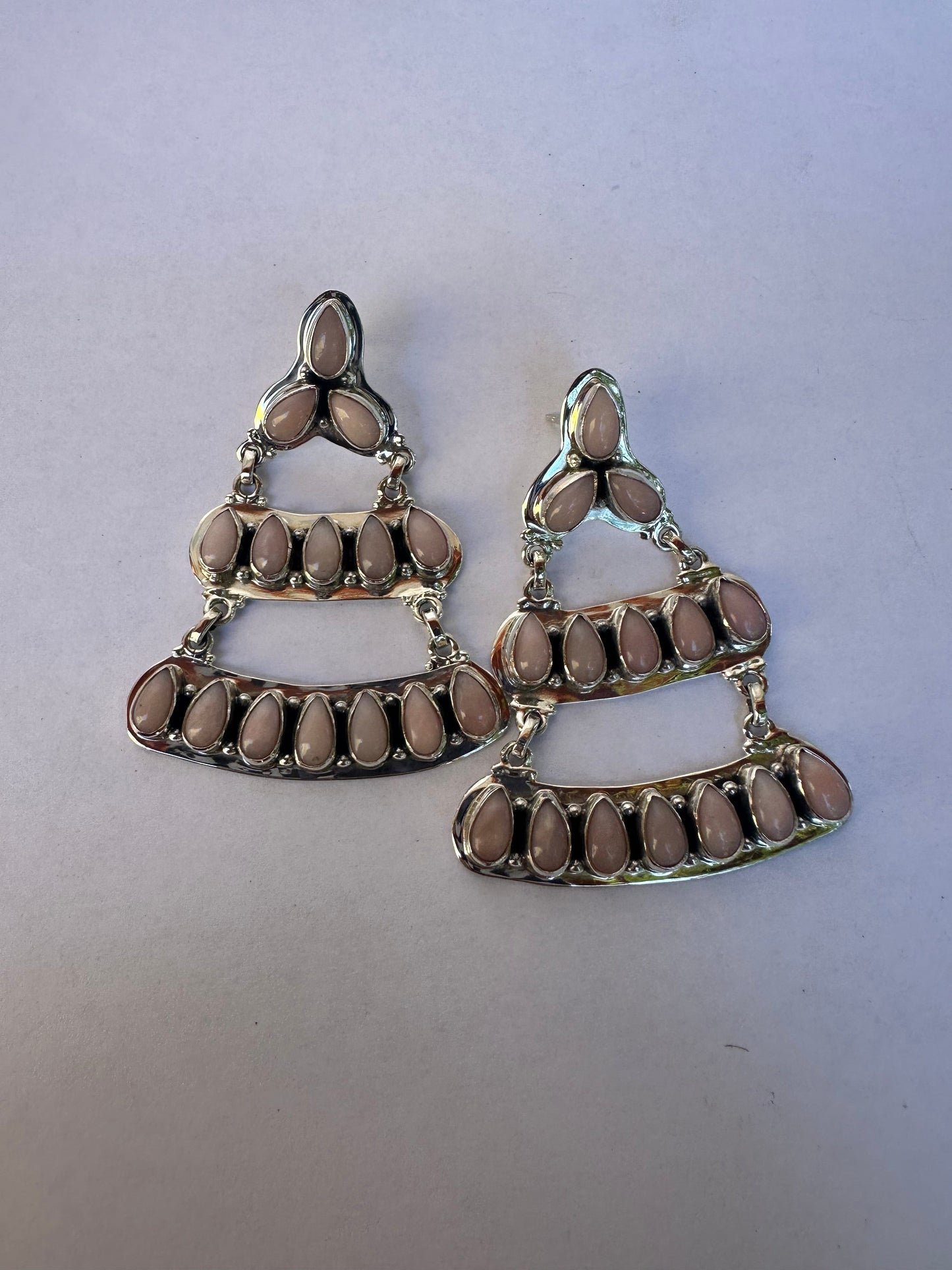 “Rodeo Roundup” Handmade Pink Conch And Sterling Silver Dangle Earrings Signed Nizhoni
