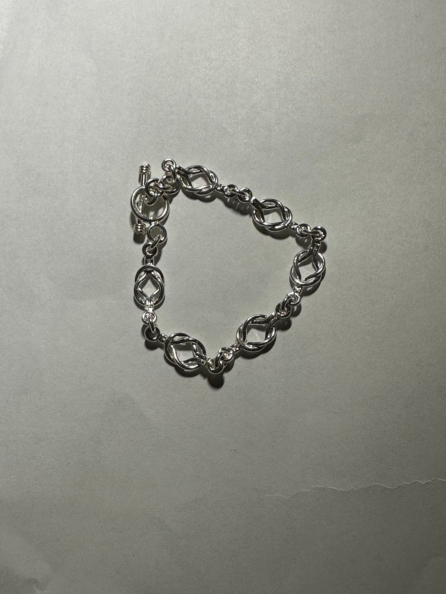 INTERTWINED LINKS BRACELET