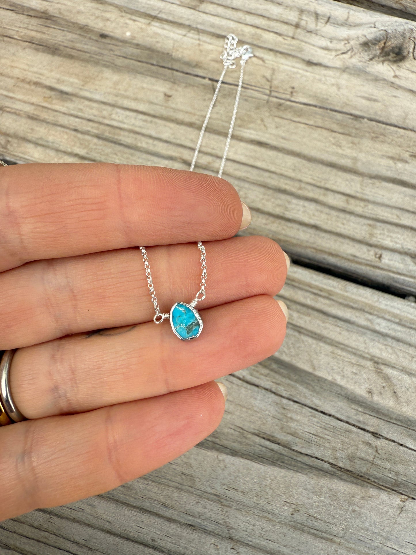 The Golden Collection Handmade Natural Turquoise DELICATE Silver Plated Necklace Leslies FAV