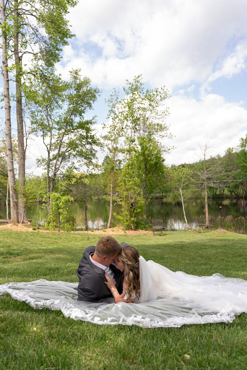 The Priscilla Lace Veil – A Western Wedding Co display picture 3