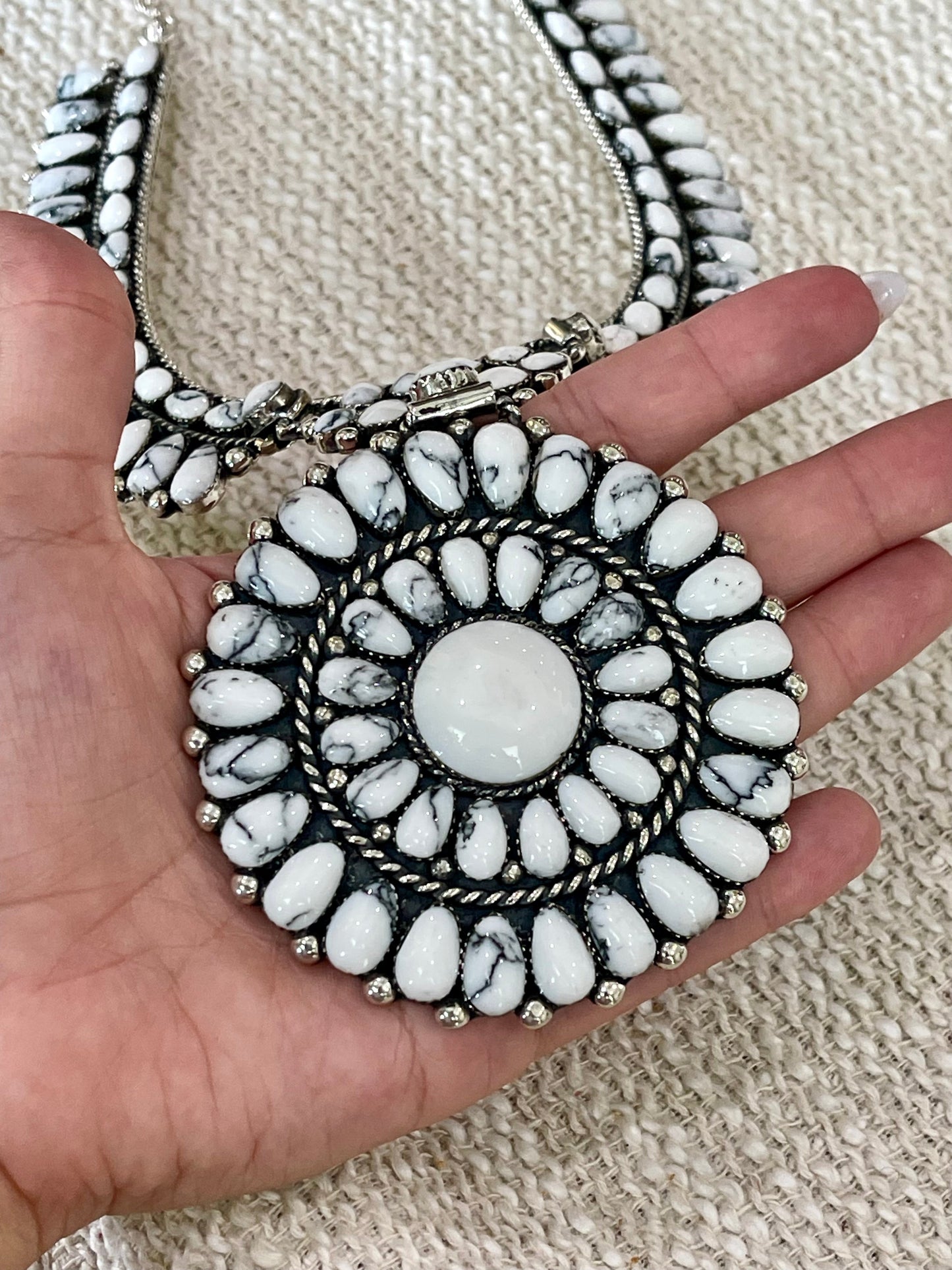 Beautiful Sterling Silver & White Buffalo Necklace And Earring Set