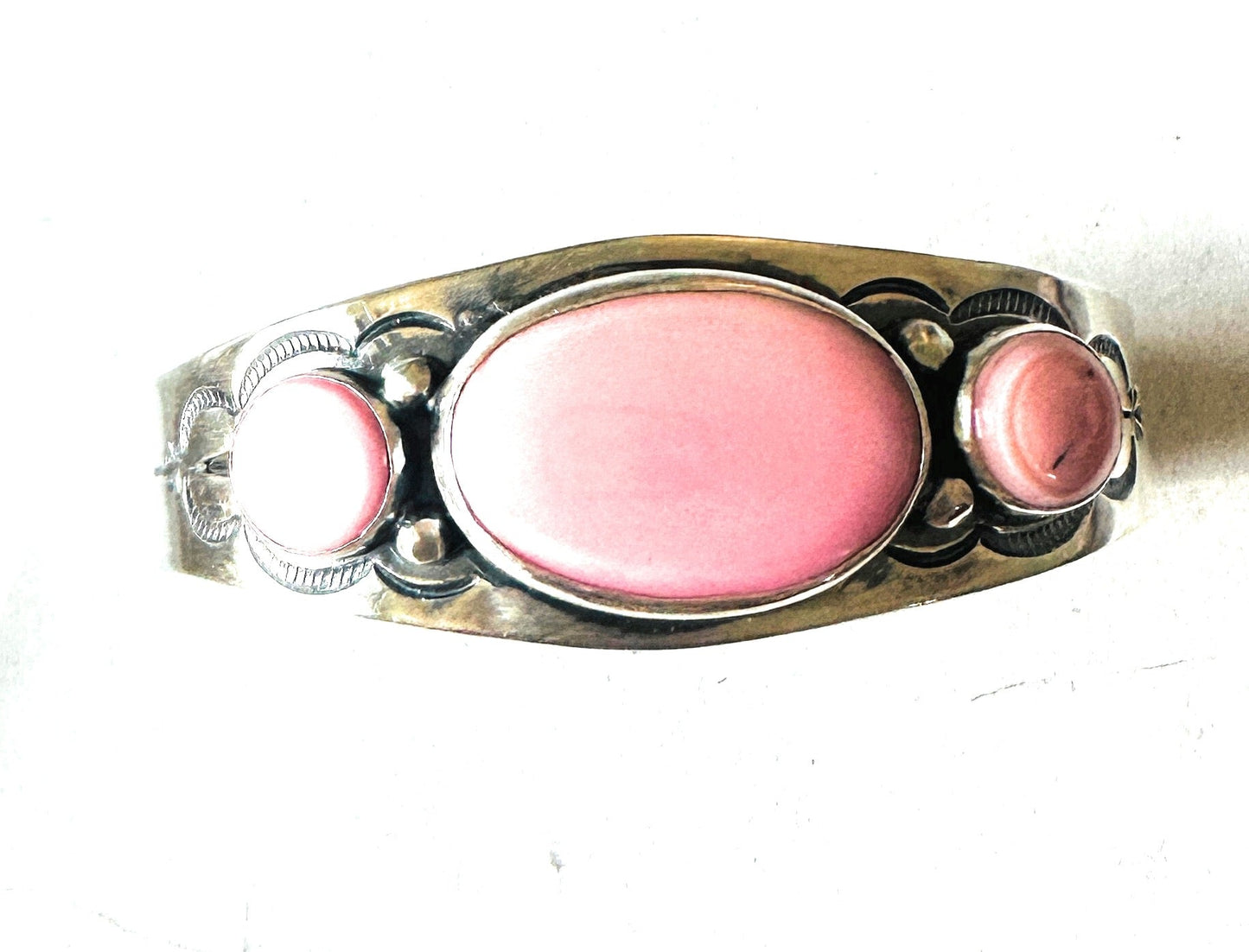 Handcrafted Queen Pink Conch Shell & Sterling Silver 3-Stone Cuff Bracelet