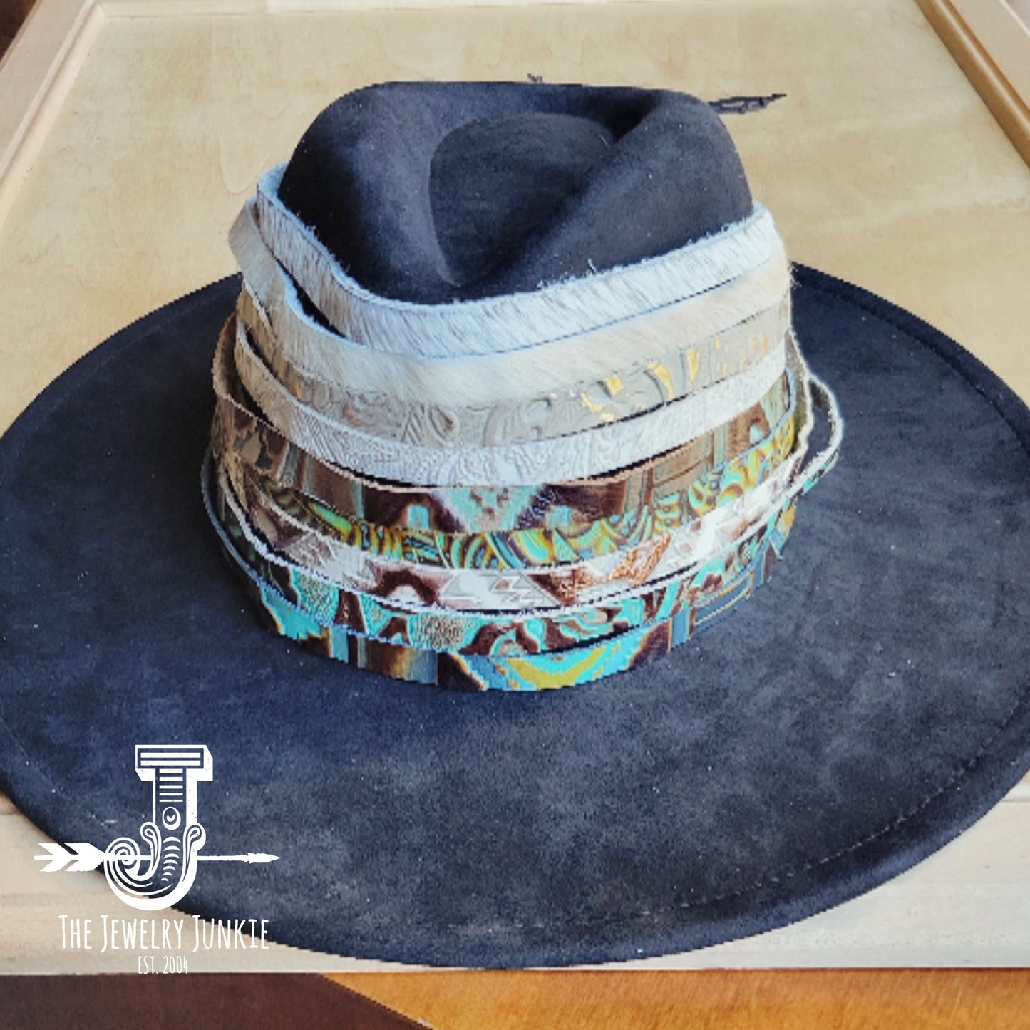 **White Chateau Embossed Leather Hat Band Only 950t