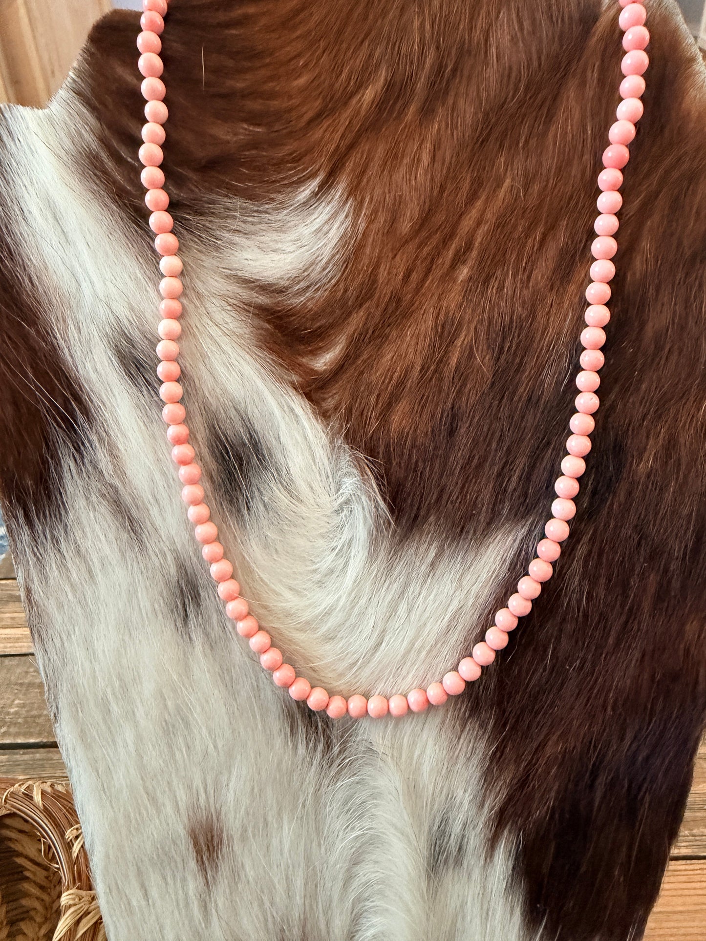 Handcrafted 5mm Queen Pink Conch 18” Beaded Necklace