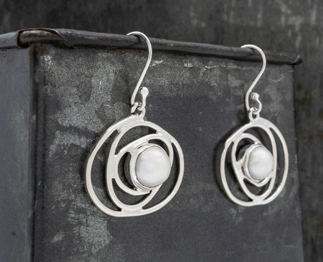 Swirl Earrings w/ Pearl on Hook