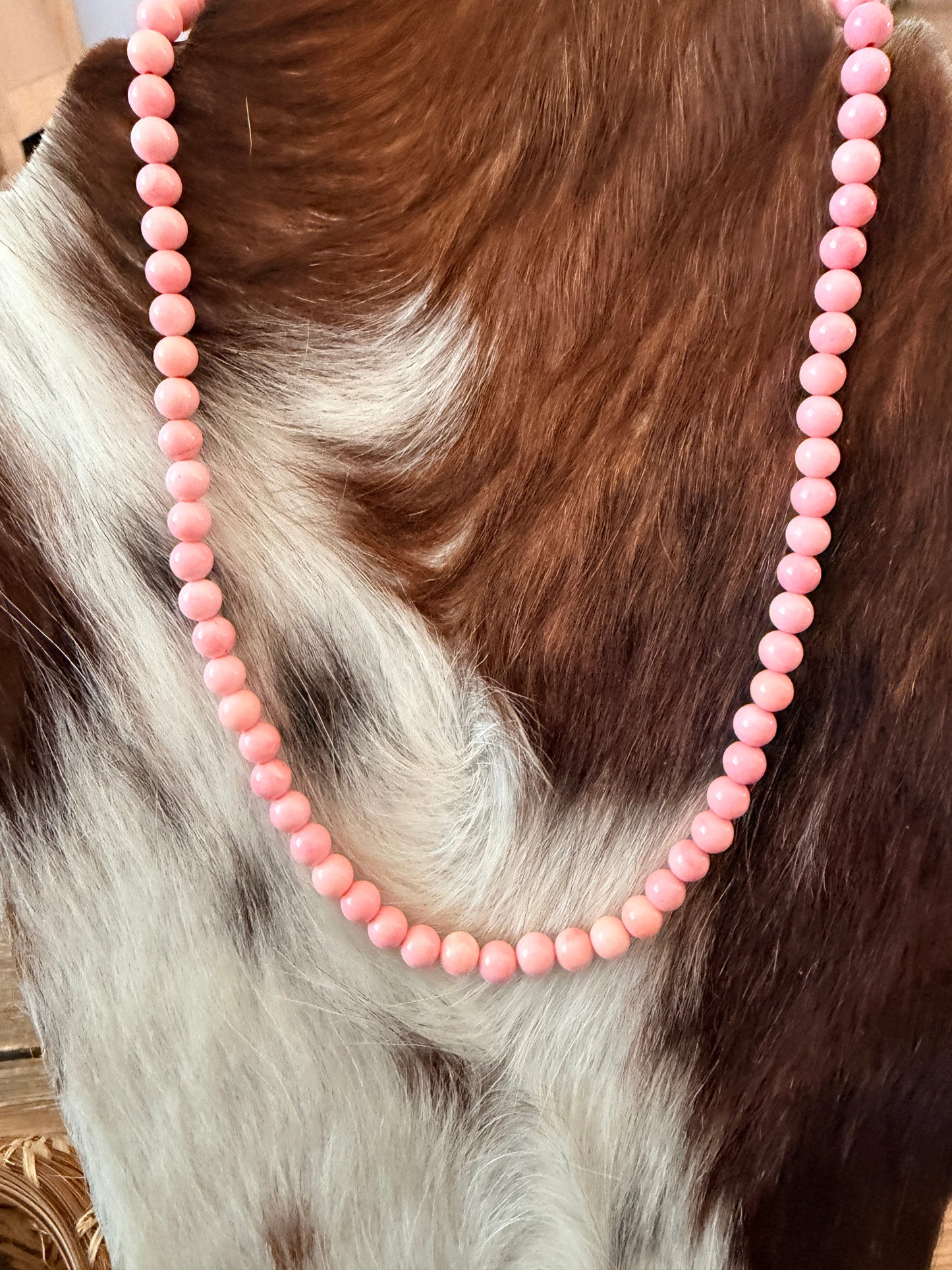 Handcrafted 6mm Queen Pink Conch 18” Beaded Necklace