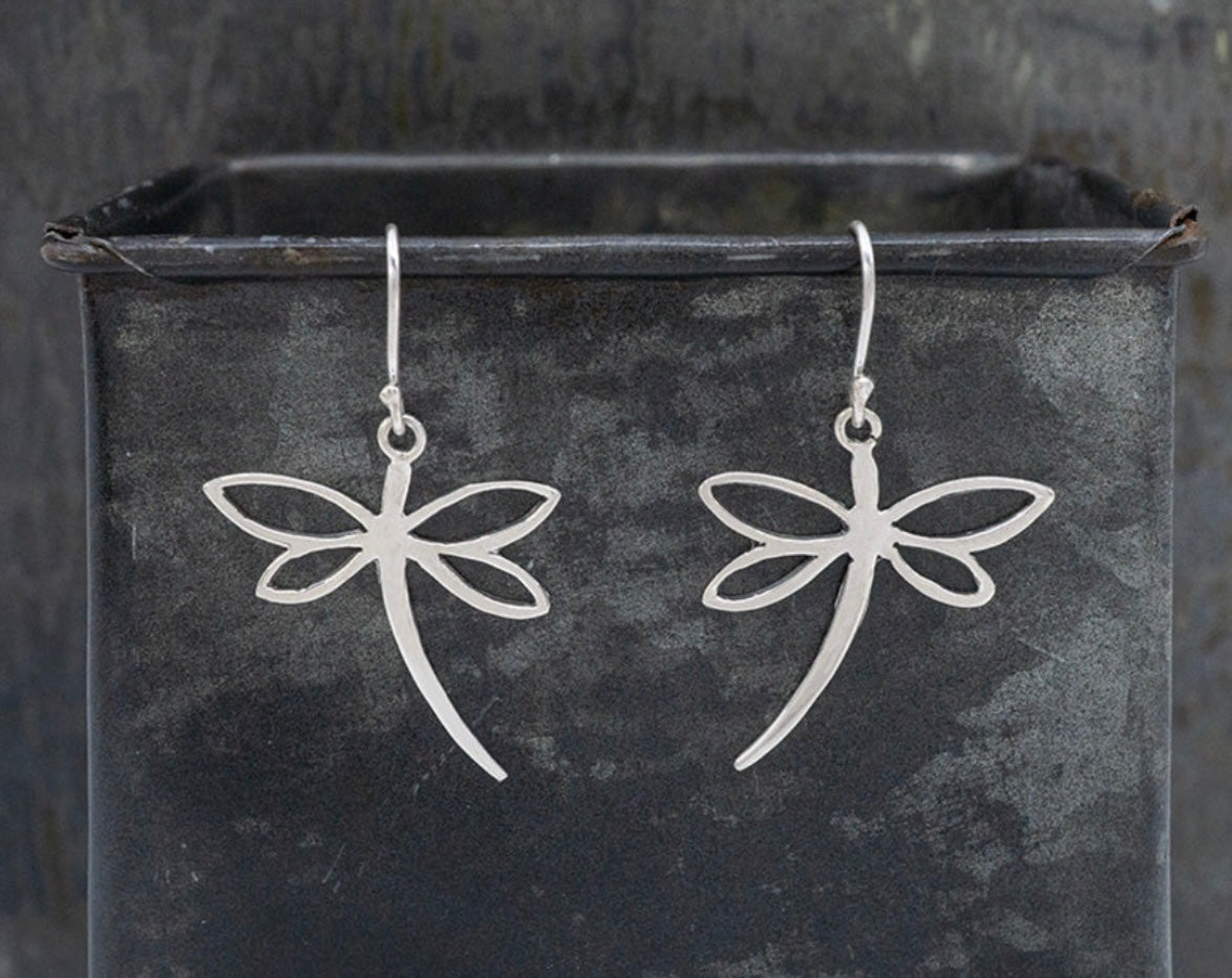 SIMPLE DRAGONFLY EARRING ON HOOK