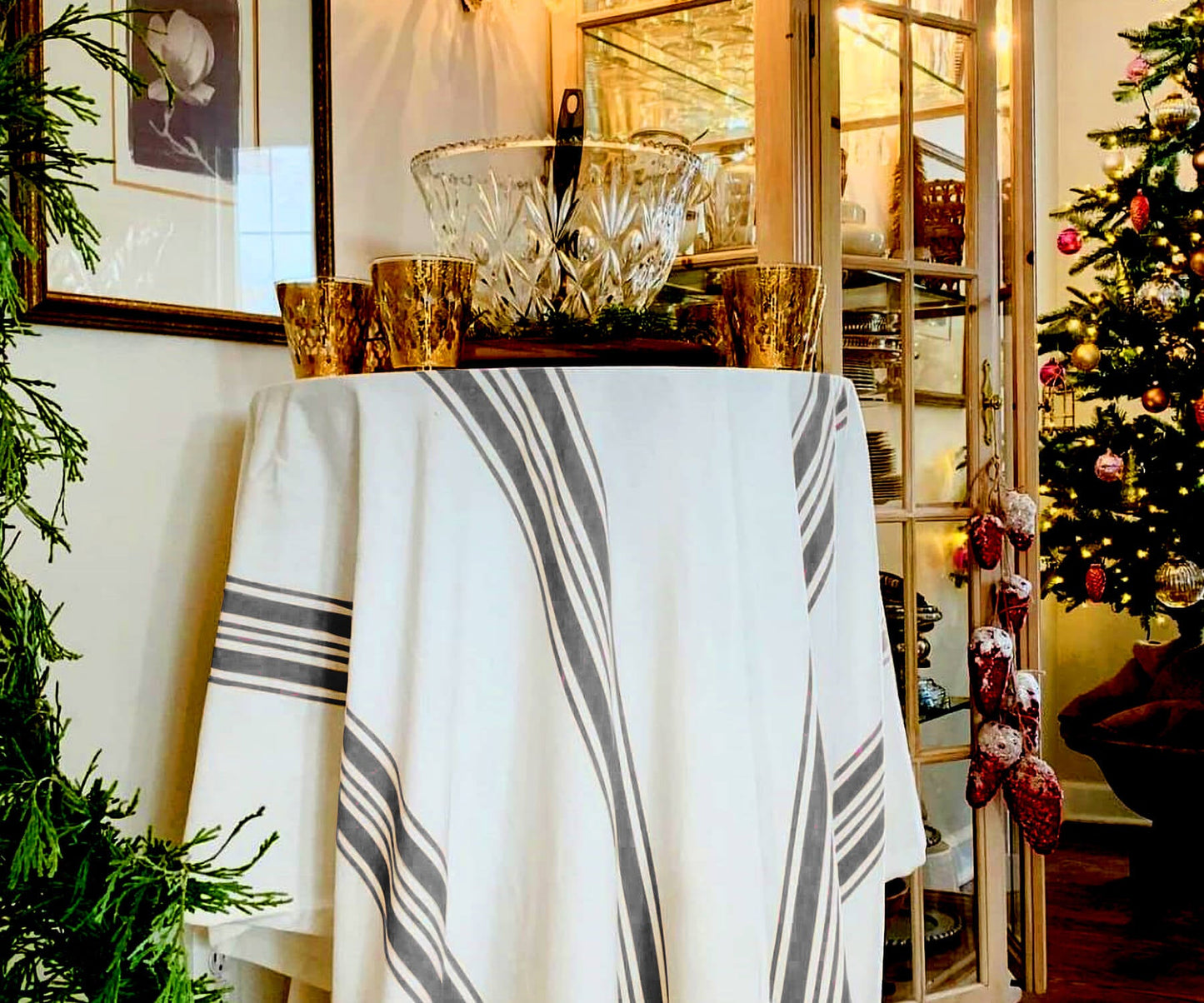 Round Tablecloths - Tablecloth for Round Tables