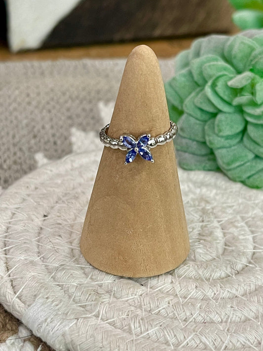 The Bijoux Vault Vintage Flower Ring Sz 5.5