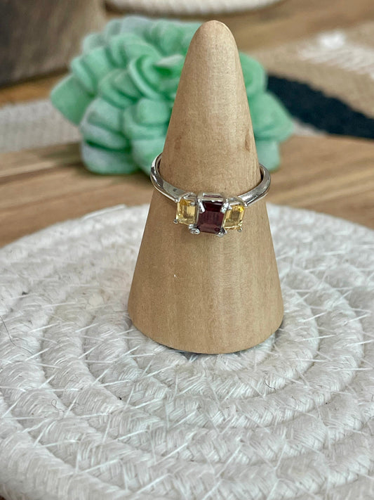 The Bijoux Vault Vintage  Ring Sz 8.25