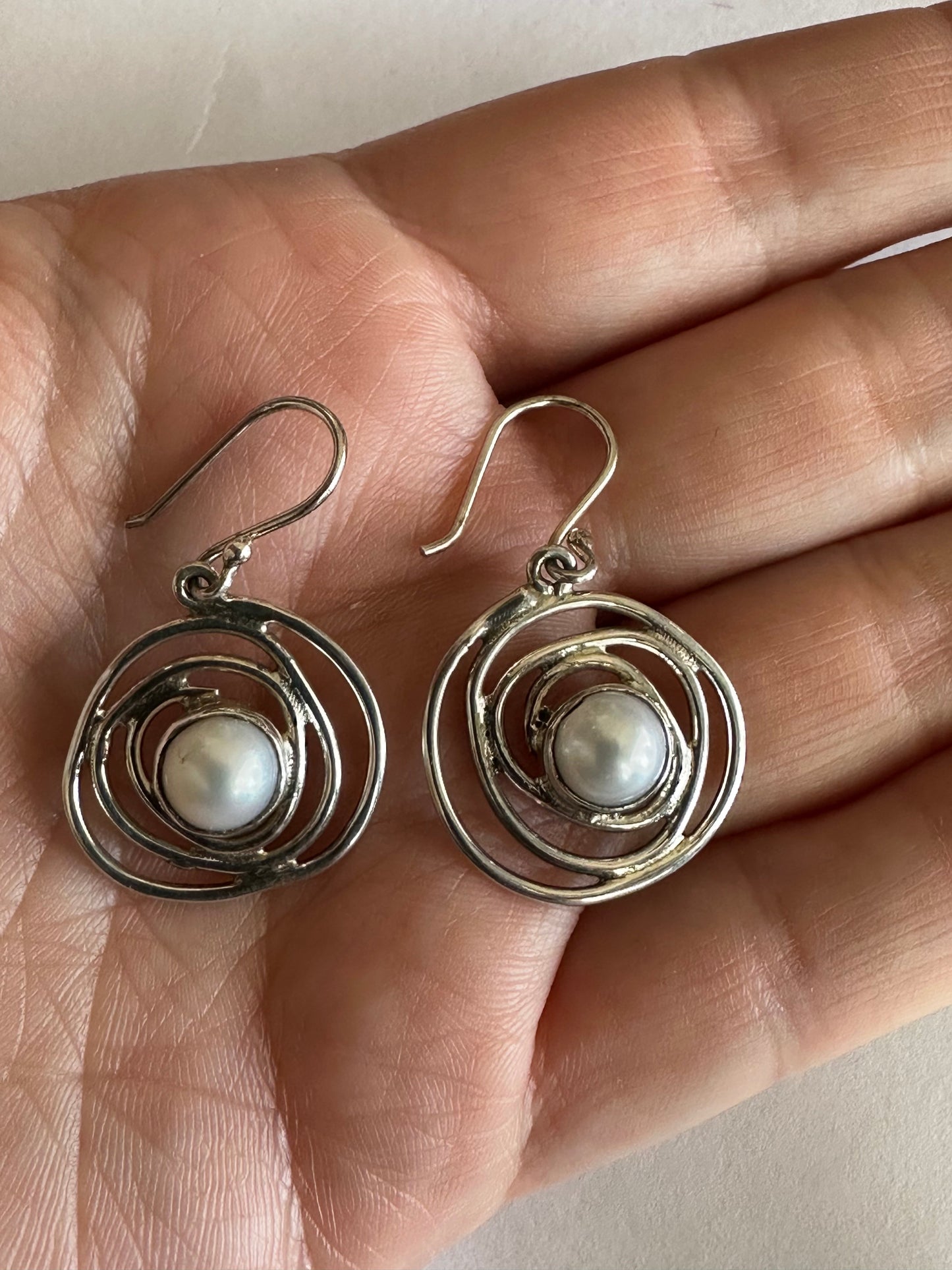 Swirl Earrings w/ Pearl on Hook