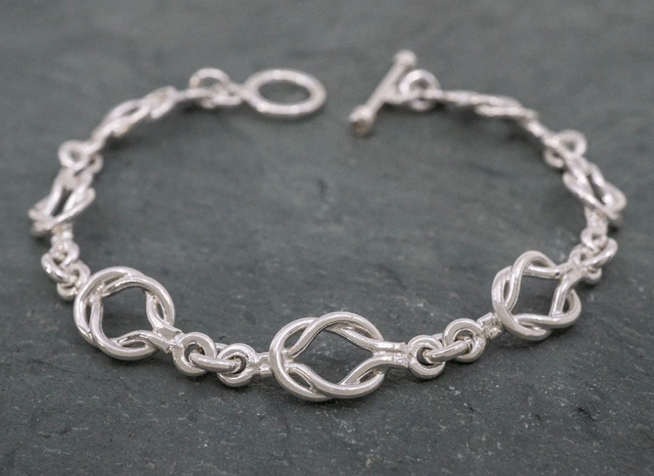 INTERTWINED LINKS BRACELET
