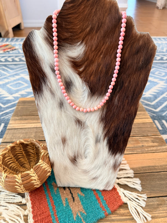 Handcrafted 6mm Queen Pink Conch 18” Beaded Necklace