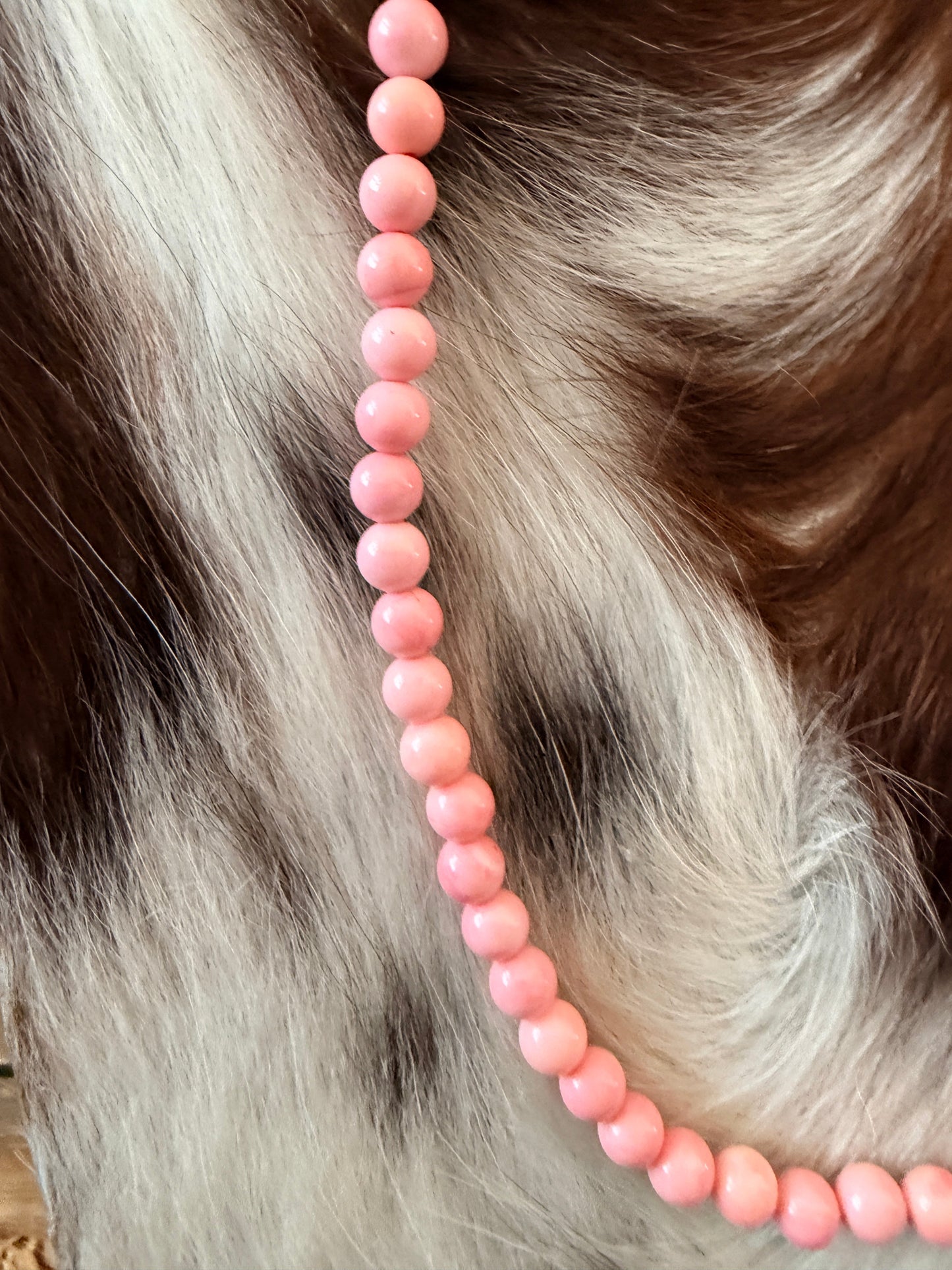 Handcrafted 6mm Queen Pink Conch 18” Beaded Necklace