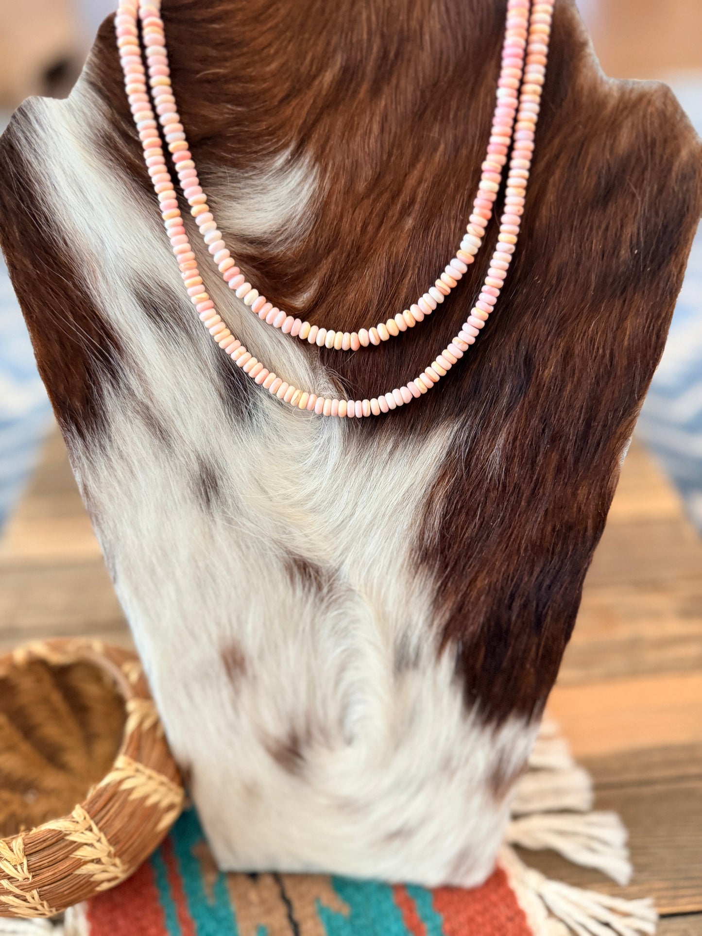 Handcrafted Queen Pink Conch Beaded Necklace