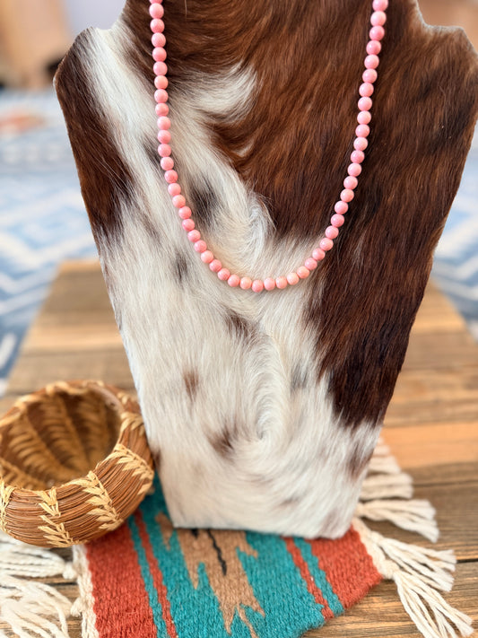 Handcrafted 6mm Queen Pink Conch 18” Beaded Necklace