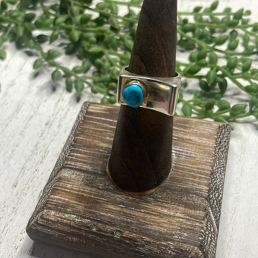 Handcrafted  Sterling Silver Single Stone Turquoise Dome Ringq