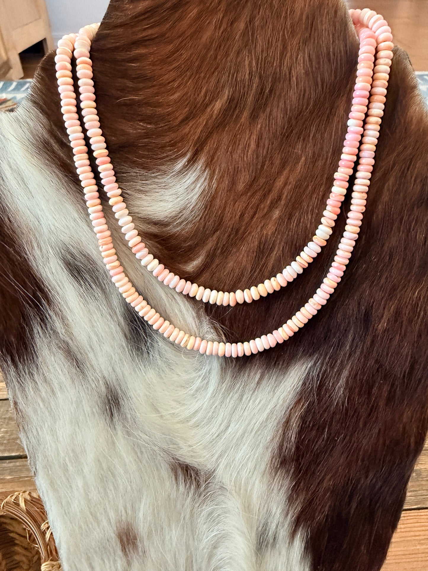 Handcrafted Queen Pink Conch Beaded Necklace