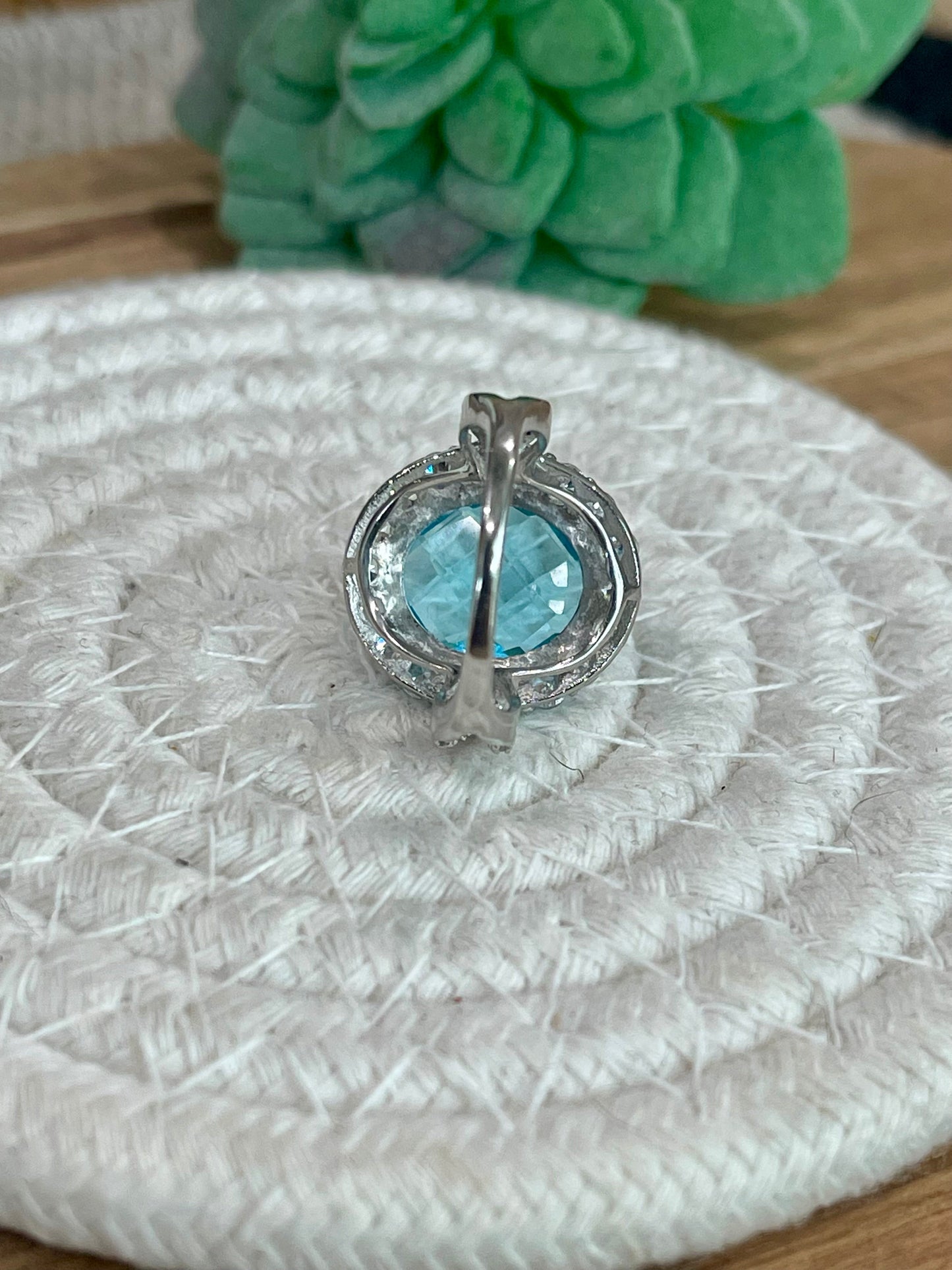 The Bijoux Vault Vintage Light Blue Ring Sz 5.75