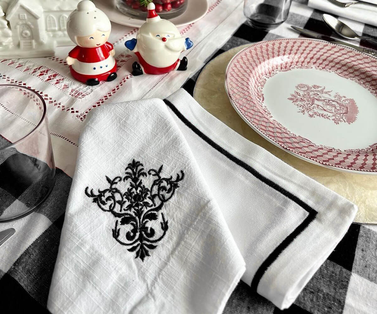 White Wedding Napkins - Victorian Napkins