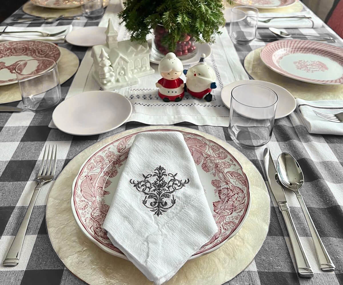White Wedding Napkins - Victorian Napkins