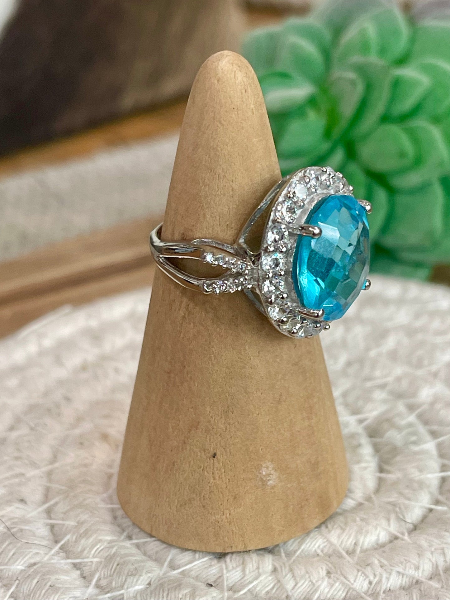 The Bijoux Vault Vintage Light Blue Ring Sz 5.75