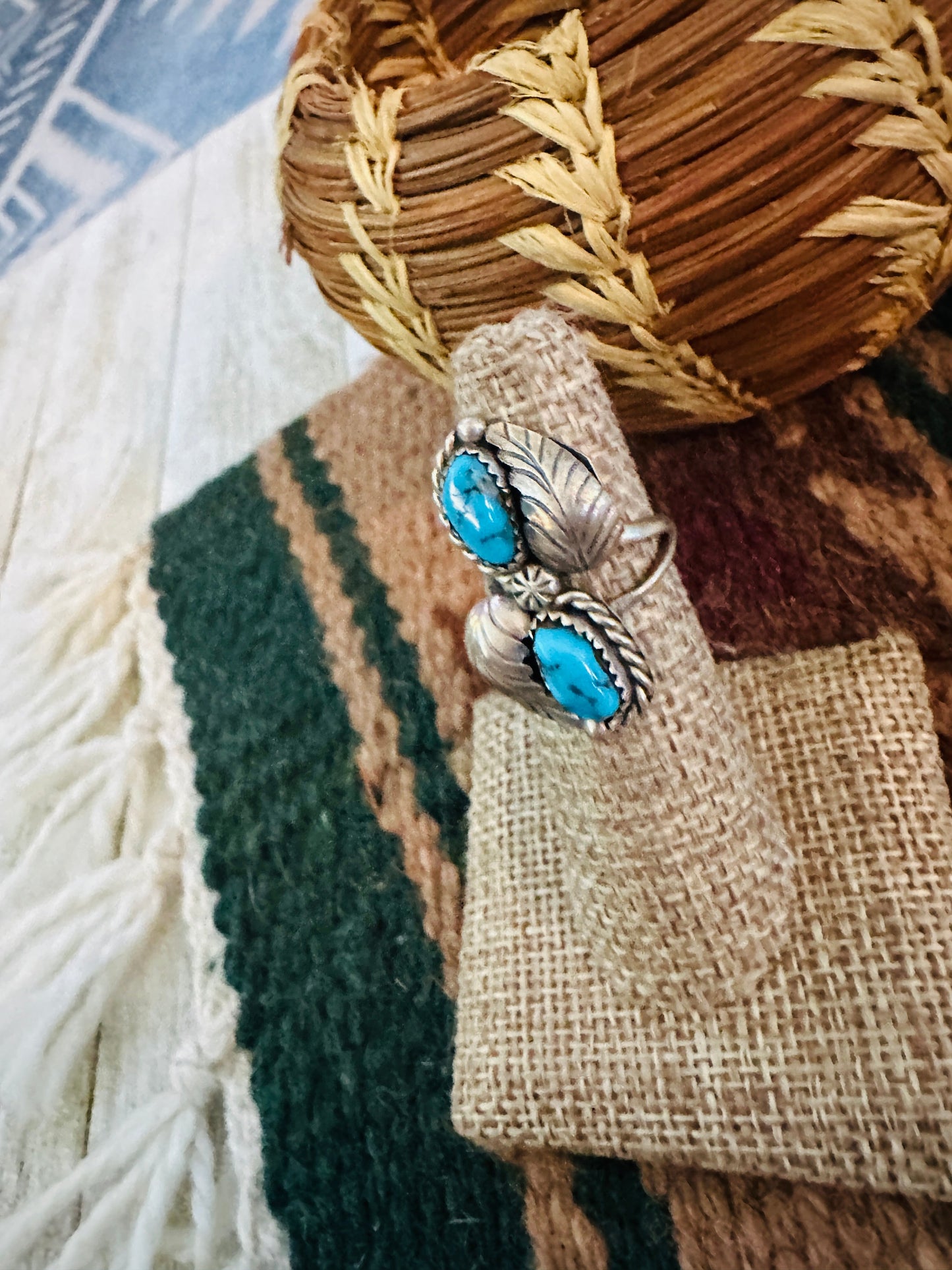 Old Pawn Handcrafted Turquoise & Sterling Silver Ring Size 6.75