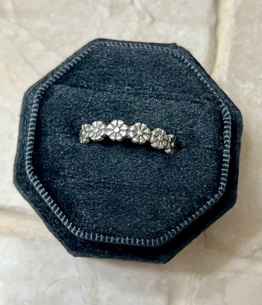 Daisies All Around Sterling Silver Ring 1/8”