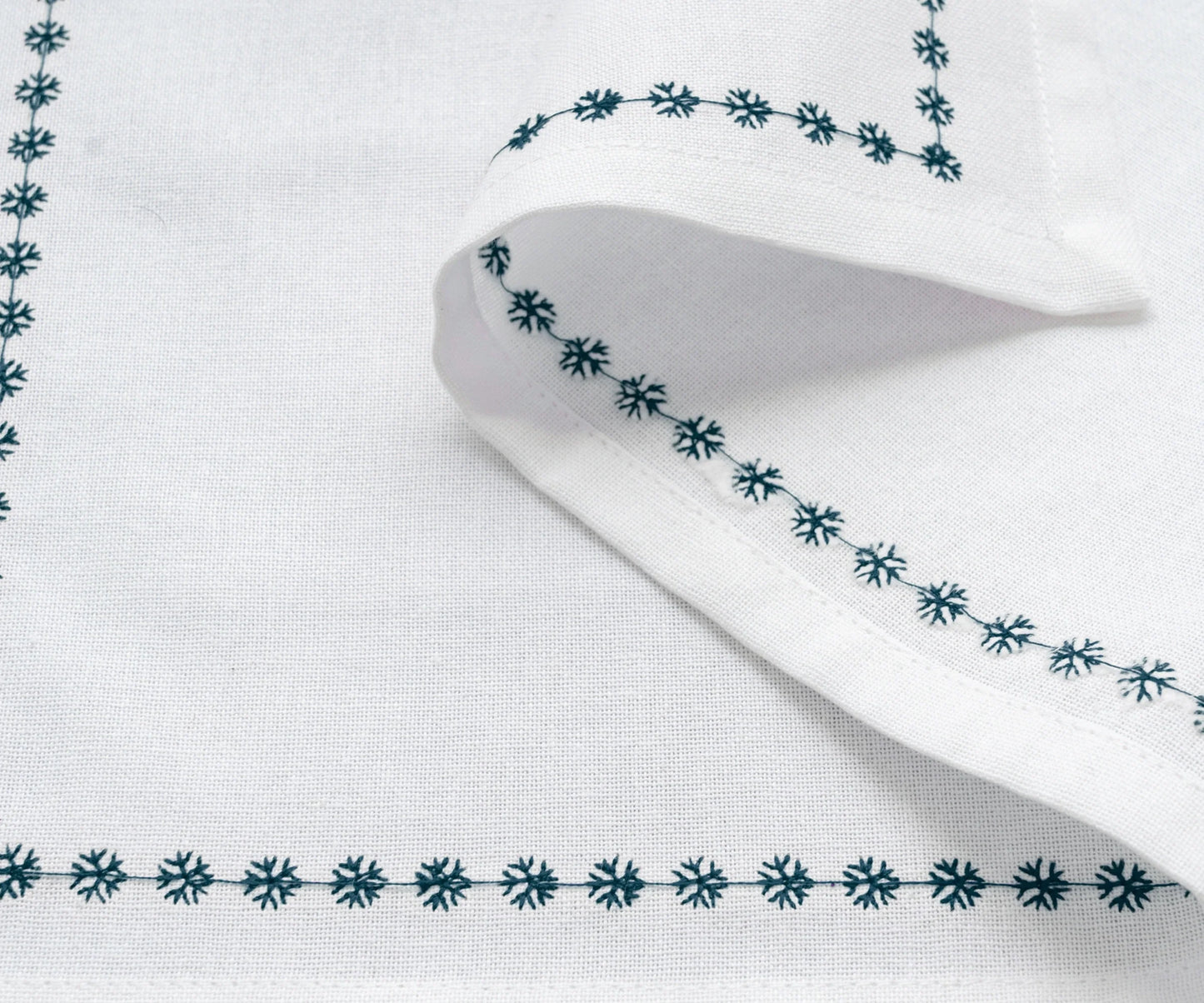 Green Snowflake Napkins - Embroidered
