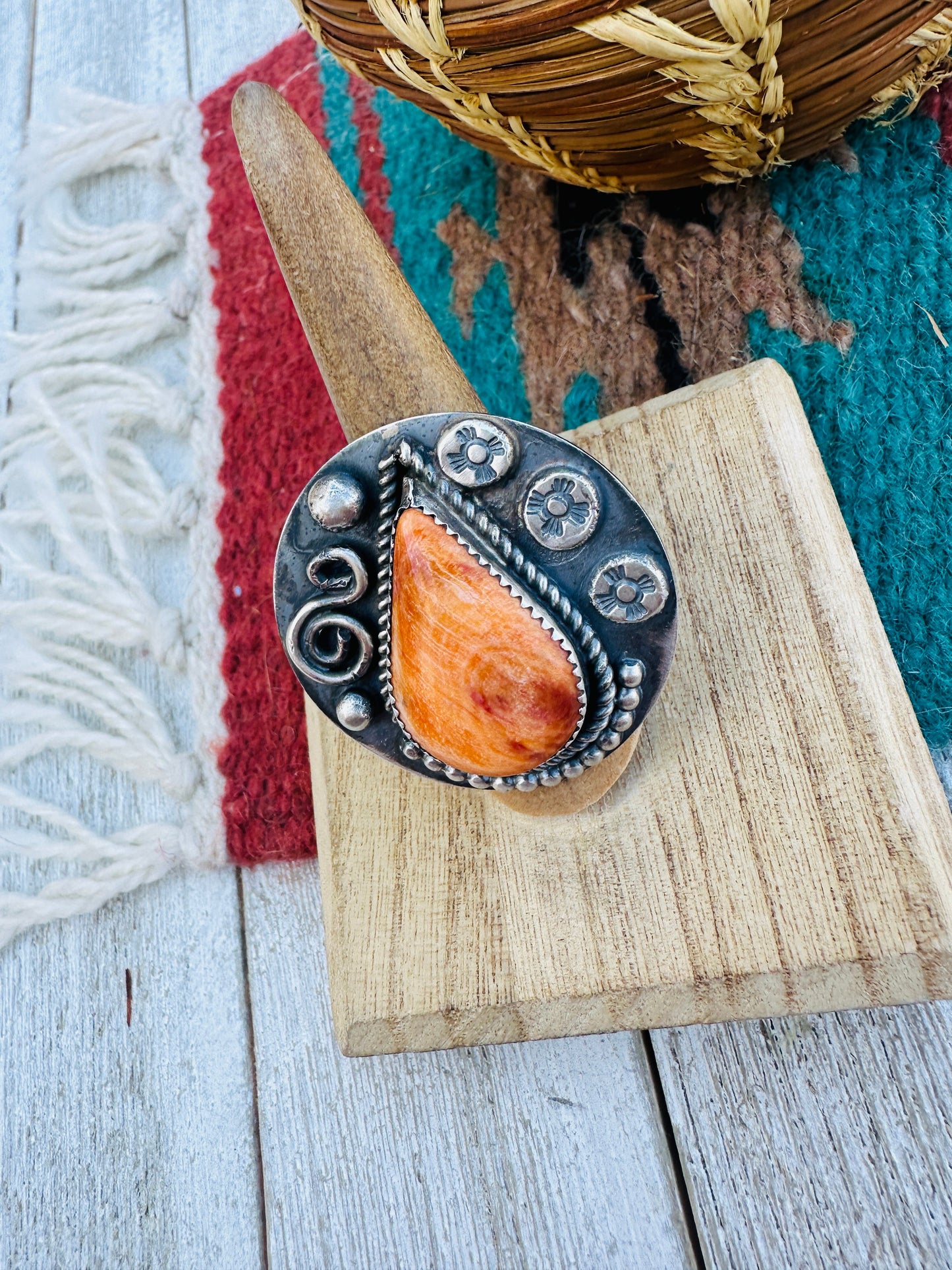 Old Pawn Handcrafted Sterling Silver & Orange Spiny Ring Size 8