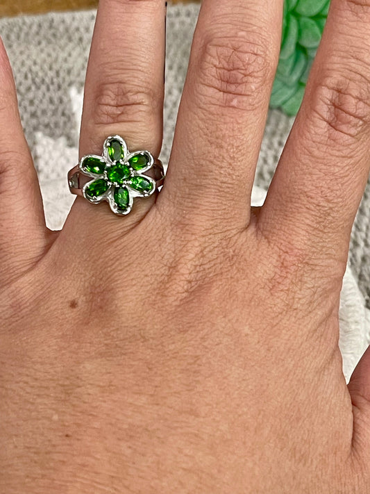 The Bijoux Vault Vintage Flower Ring Sz 5.5