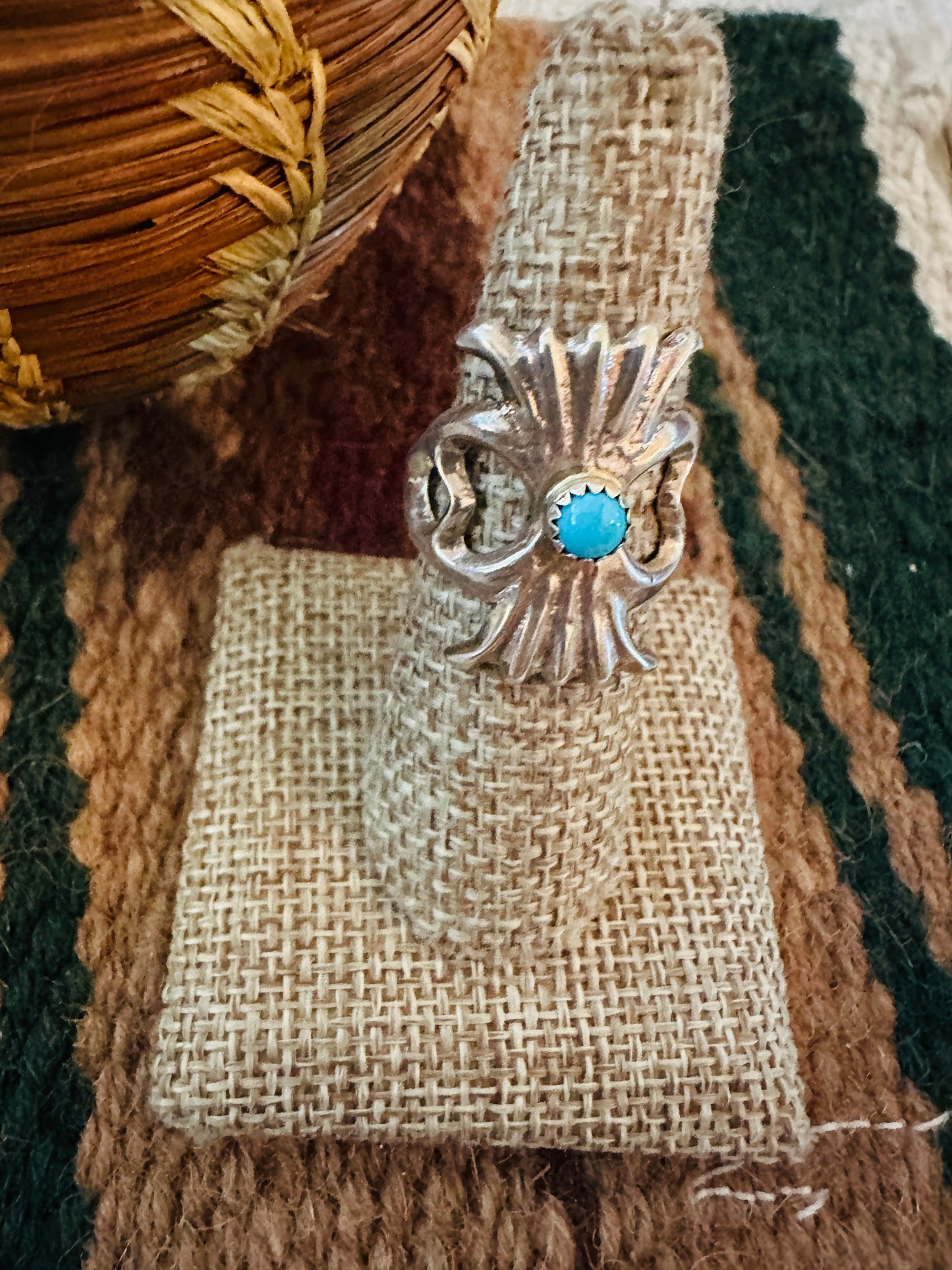 Old Pawn Handcrafted Turquoise & Sterling Silver Ring Size 7