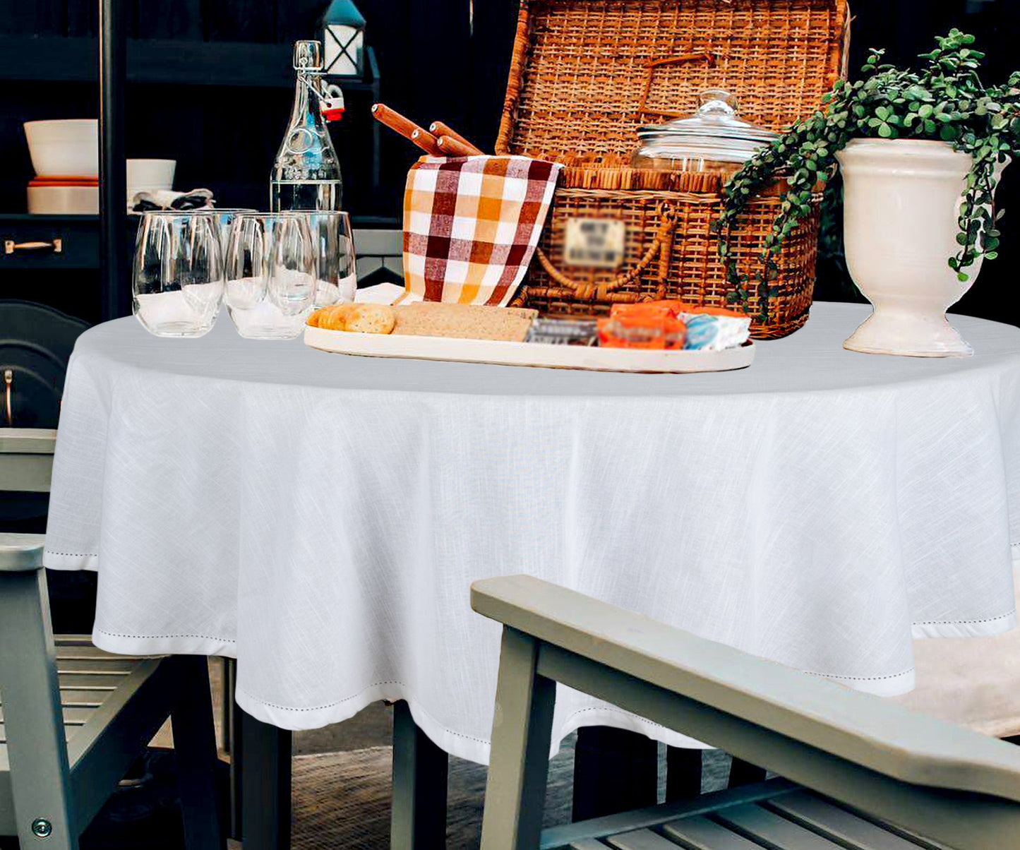 White Round Tablecloth