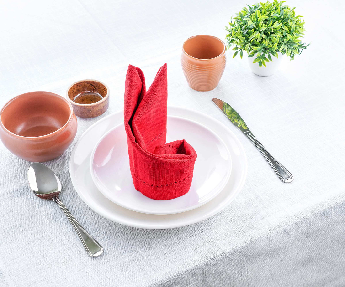 White Tablecloth