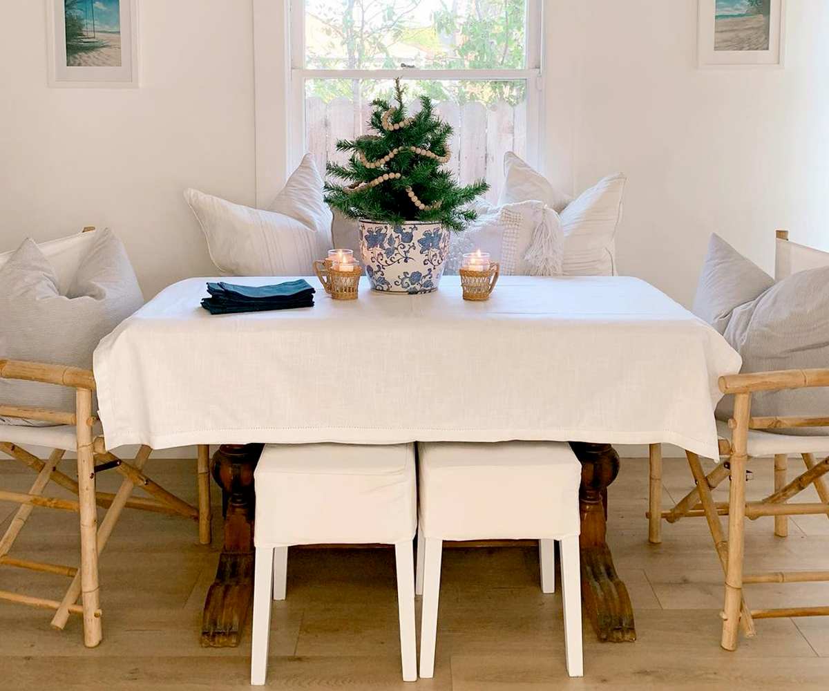 White Tablecloth