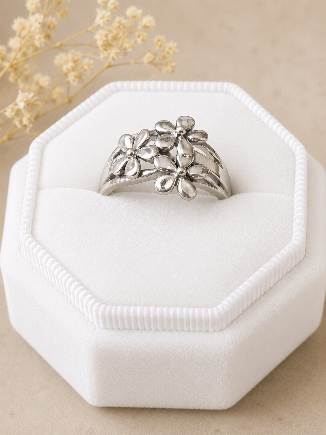 Pretty As 3 Flowers Sterling Silver Ring Sz 6