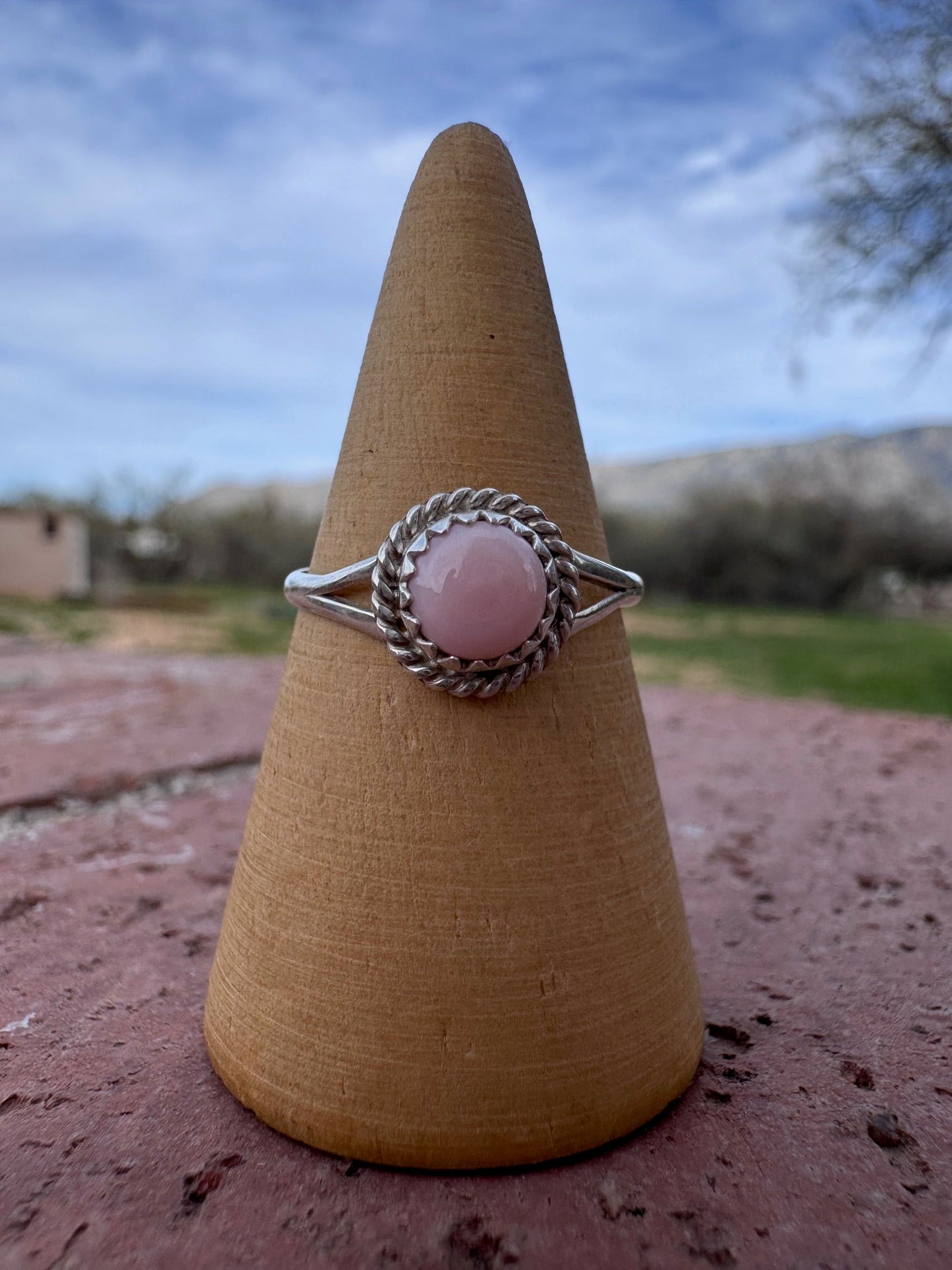Handcrafted Queen Pink Conch & Sterling Silver Band Ring Size 7.75