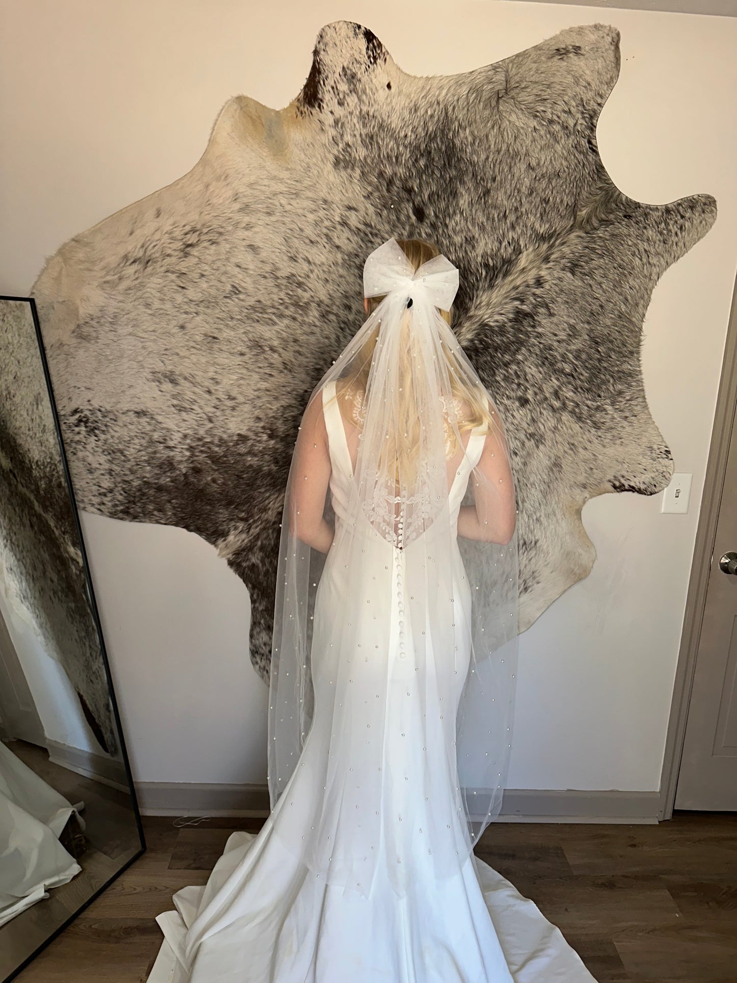 Pearl Bow Veil