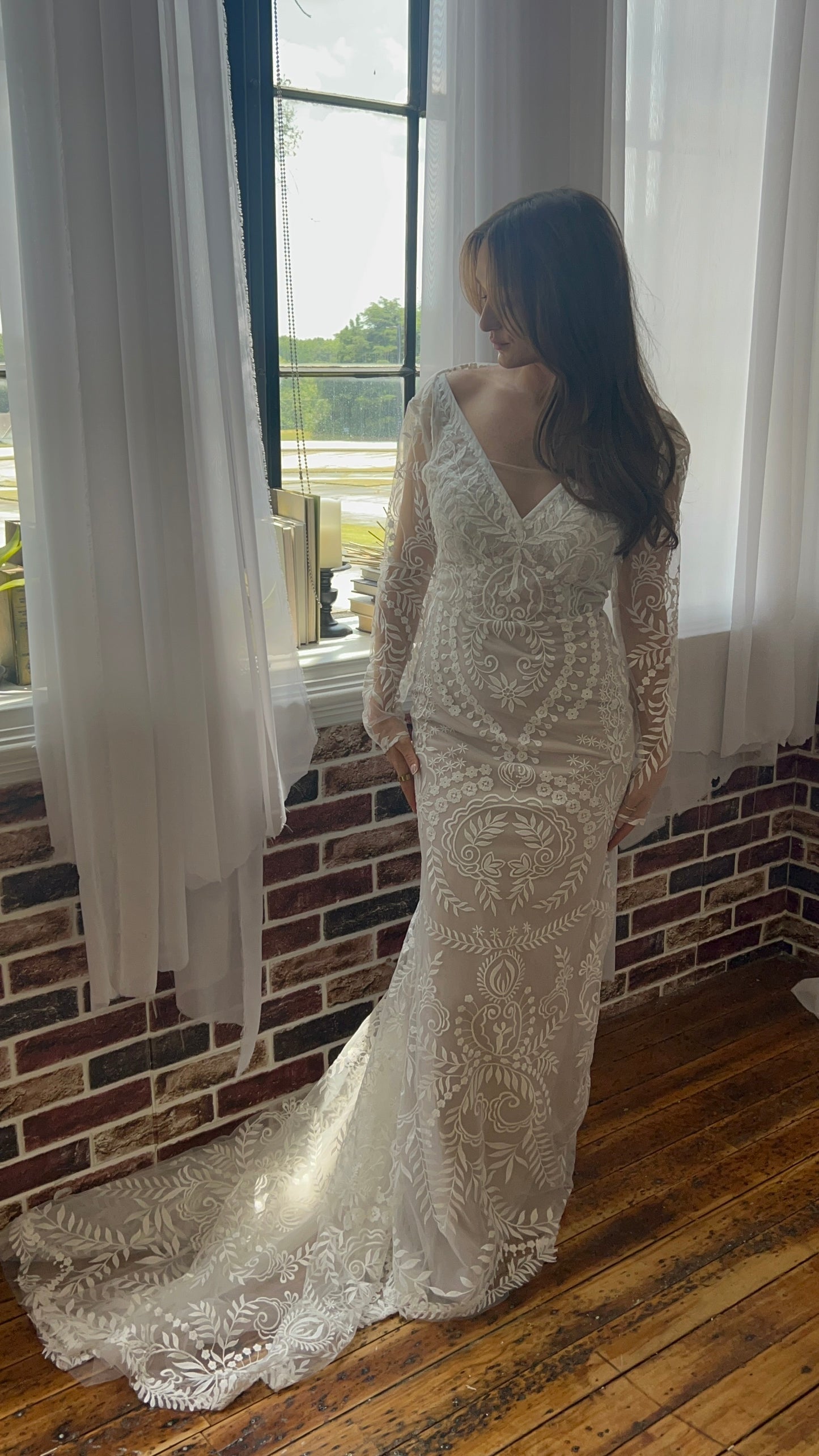 The Arizona Gown – Western Boho Lace Wedding Dress with Detachable Sleeves