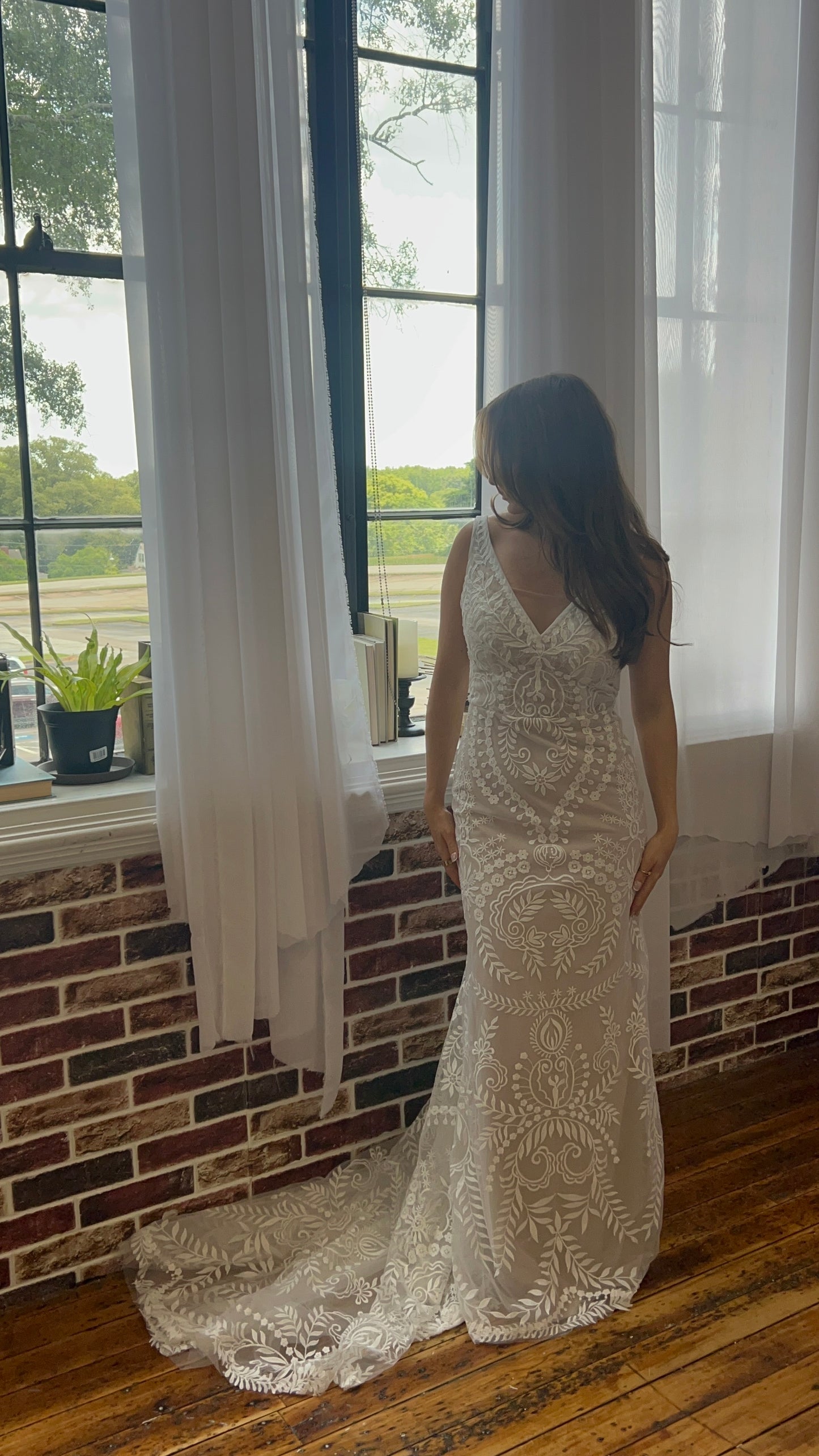 The Arizona Gown – Western Boho Lace Wedding Dress with Detachable Sleeves