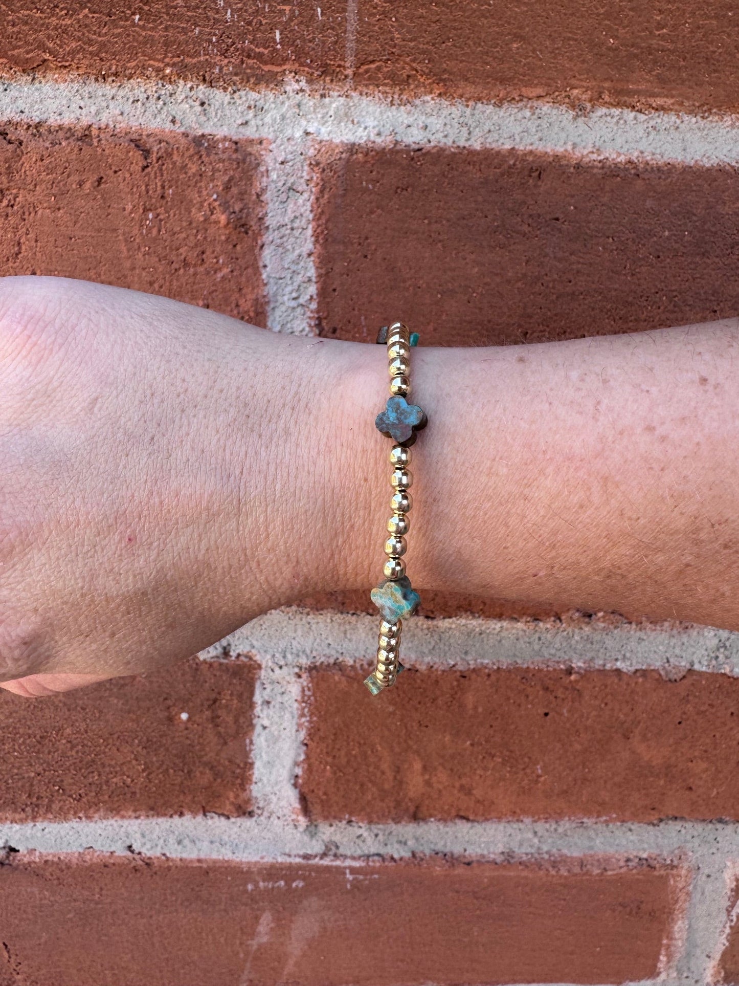 Handcrafted Cle’vara Turquoise, Gold & Sterling Silver 4mm Beaded Bracelet 7.5"