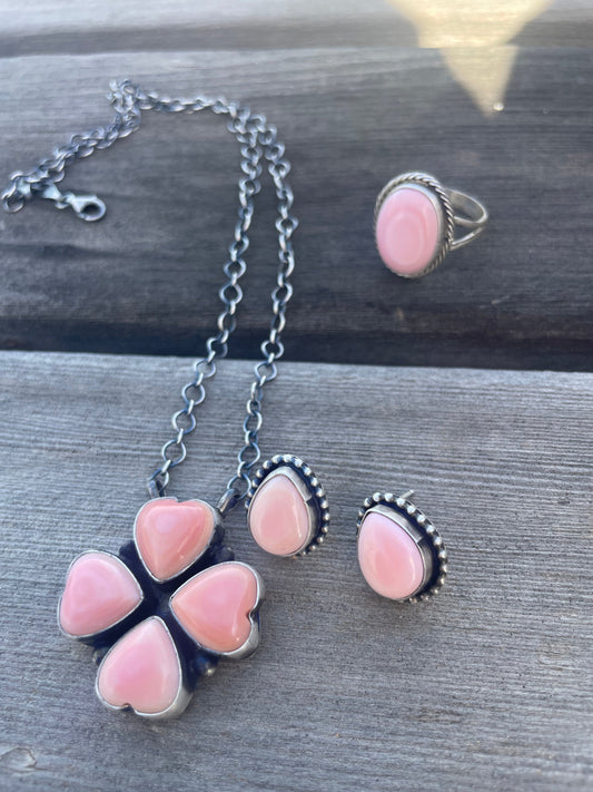 Handcrafted Queen Pink Conch Shell And Sterling Silver Heart Necklace Signed