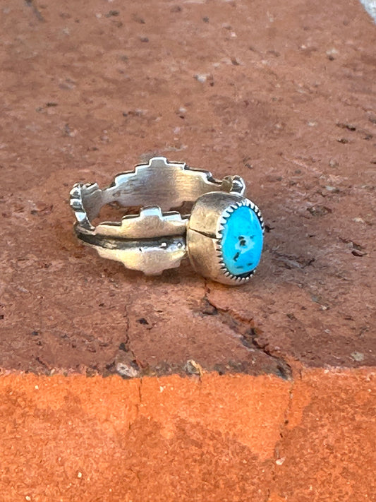 Beautiful Handcrafted Jagged Sterling Silver Kingman Turquoise Mesa Ring