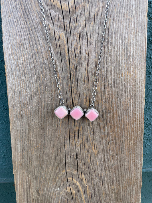 Handcrafted Queen Pink Conch Shell And Sterling Silver 3 Stone Bar Necklace Signed