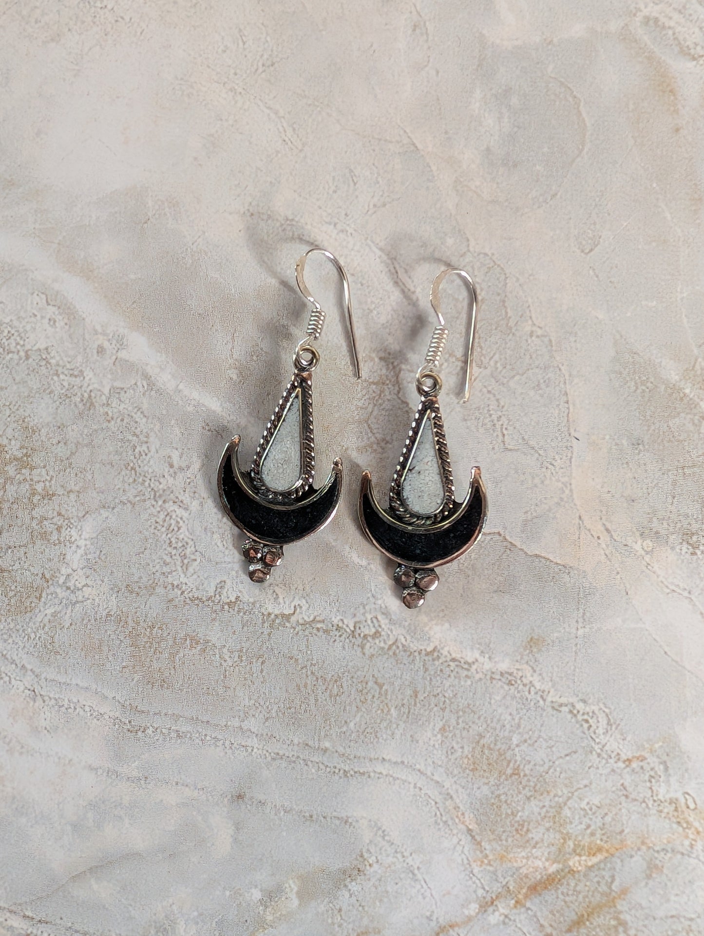 Black Onyx & White Buffalo Crescent Moon Dangle Earrings – Southwest Boho Statement