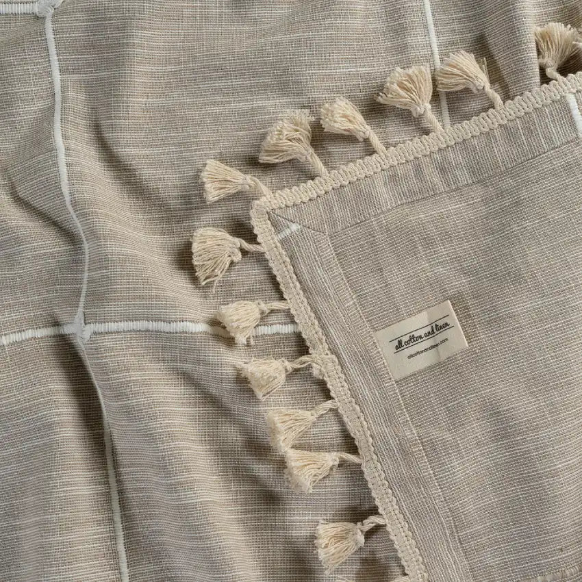 Beige Plaid Tablecloth With Tassel